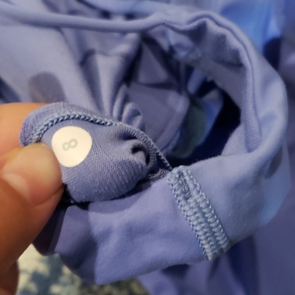 Lululemon Top Like New Condition. No pads - Picture 8 of 12